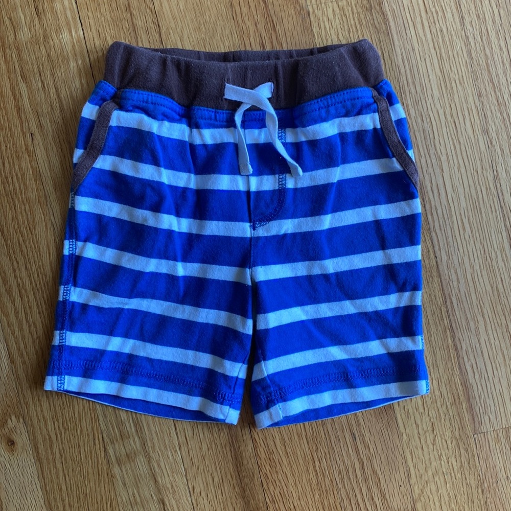 Mini Boden 100% cotton shorts with functional drawstring and front/back pockets